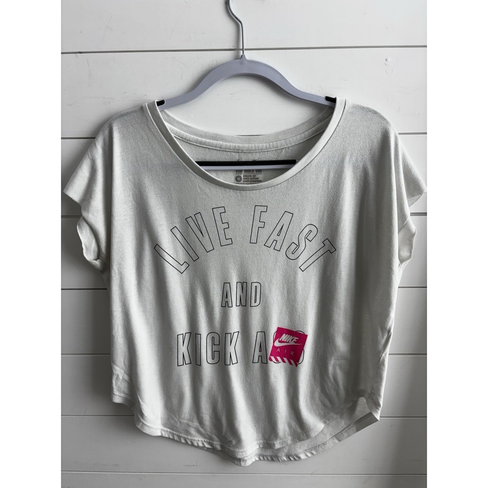 NIKE "LIVE FAST KICK A**" ATHLETIC CUT WHITE GRAPHIC TEE SZ M 0386